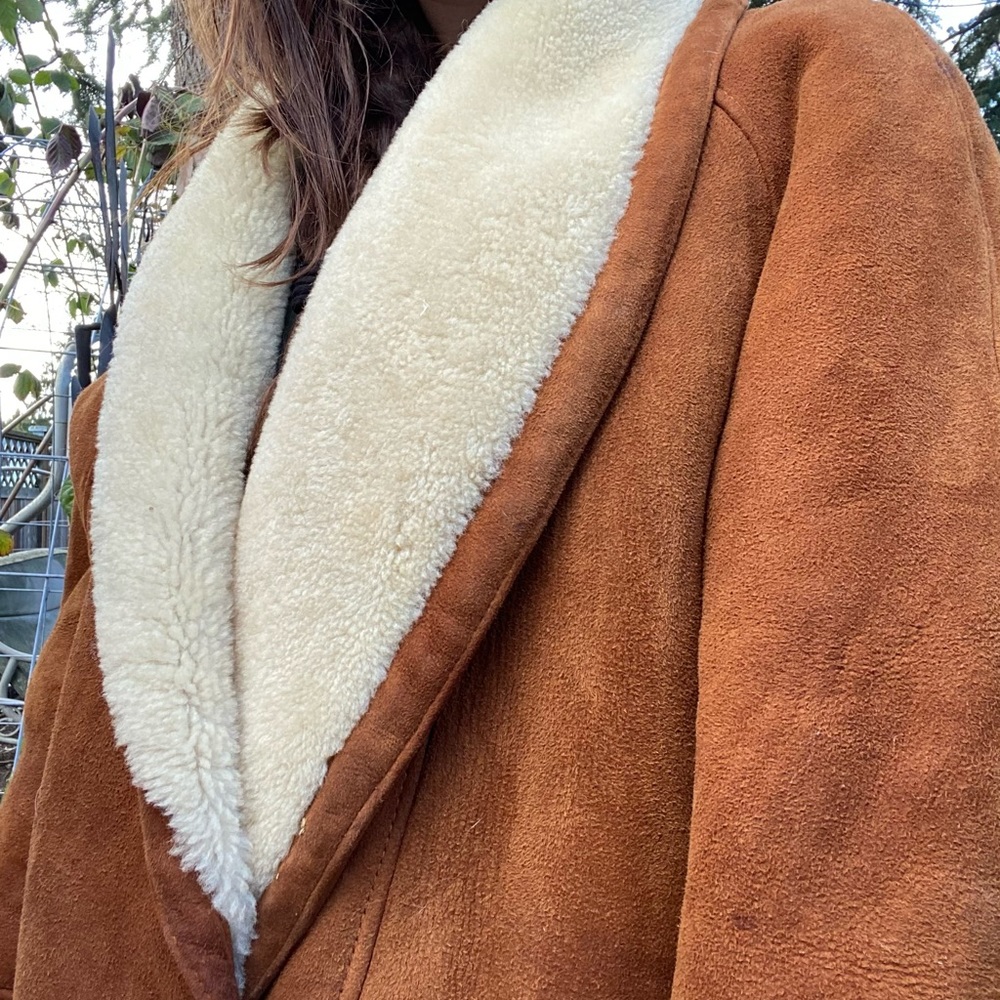 Shearling coat - Picture 4 of 14